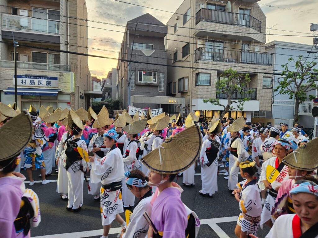 Bailarines en el Koenji Awaodori en Tokio 3